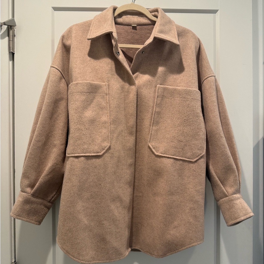Women’s tan casual button up jacket